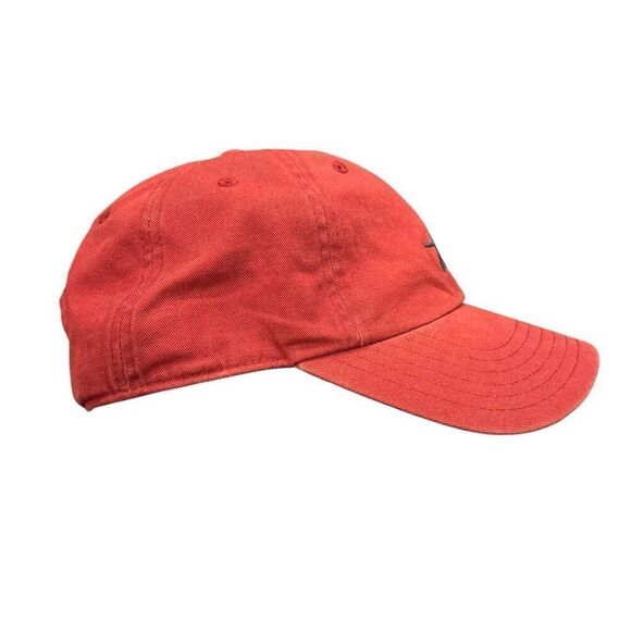 Orvis Unisex Red Twill Ball Cap with Embroidered Labrador Dog Design - Picture 3 of 6